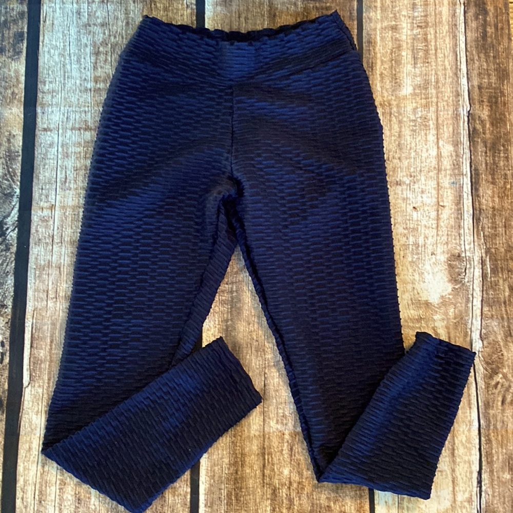 Seasum high waisted Navy Medium yoga pants with tummy control.